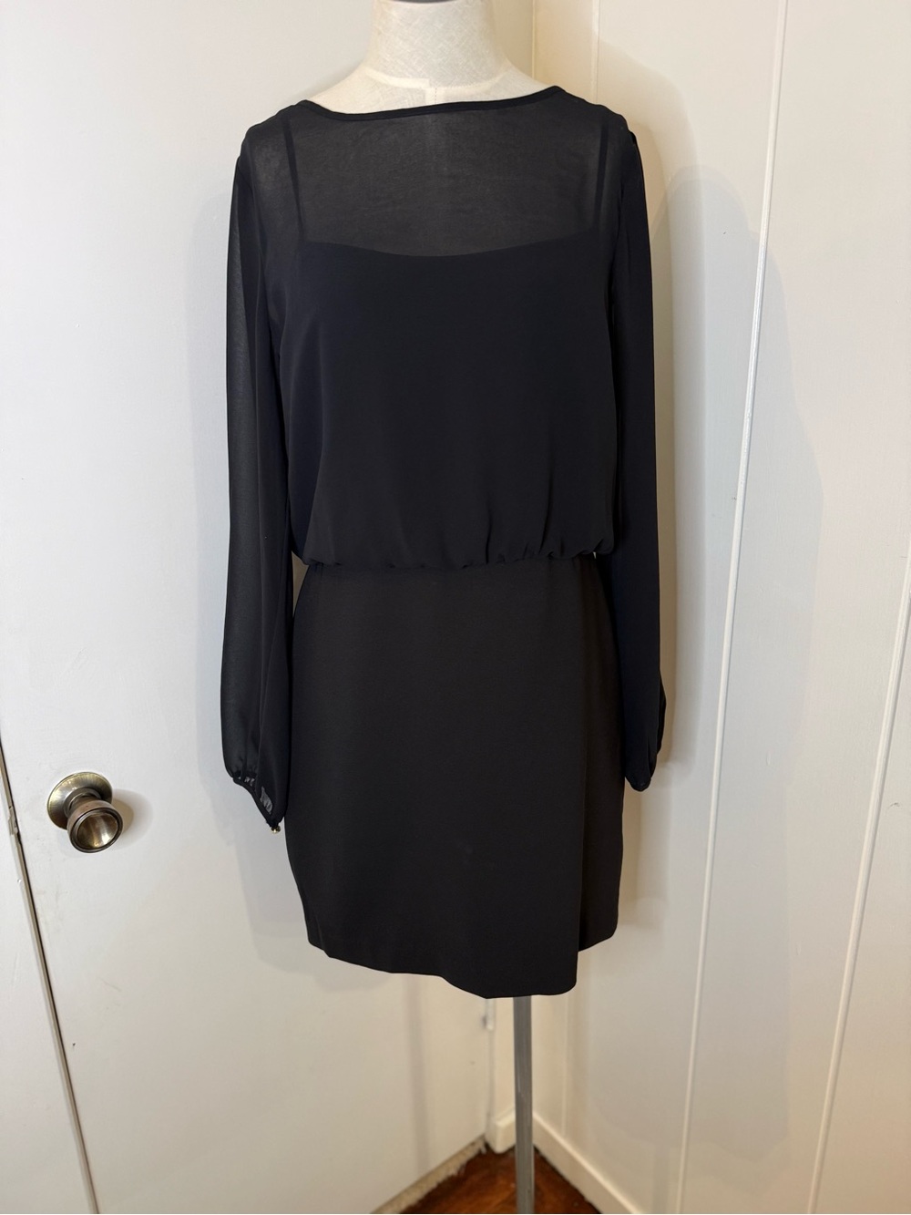 Banana Republic Black Long-Sleeve Sheer Overlay Dress gold buttons Sz 8
